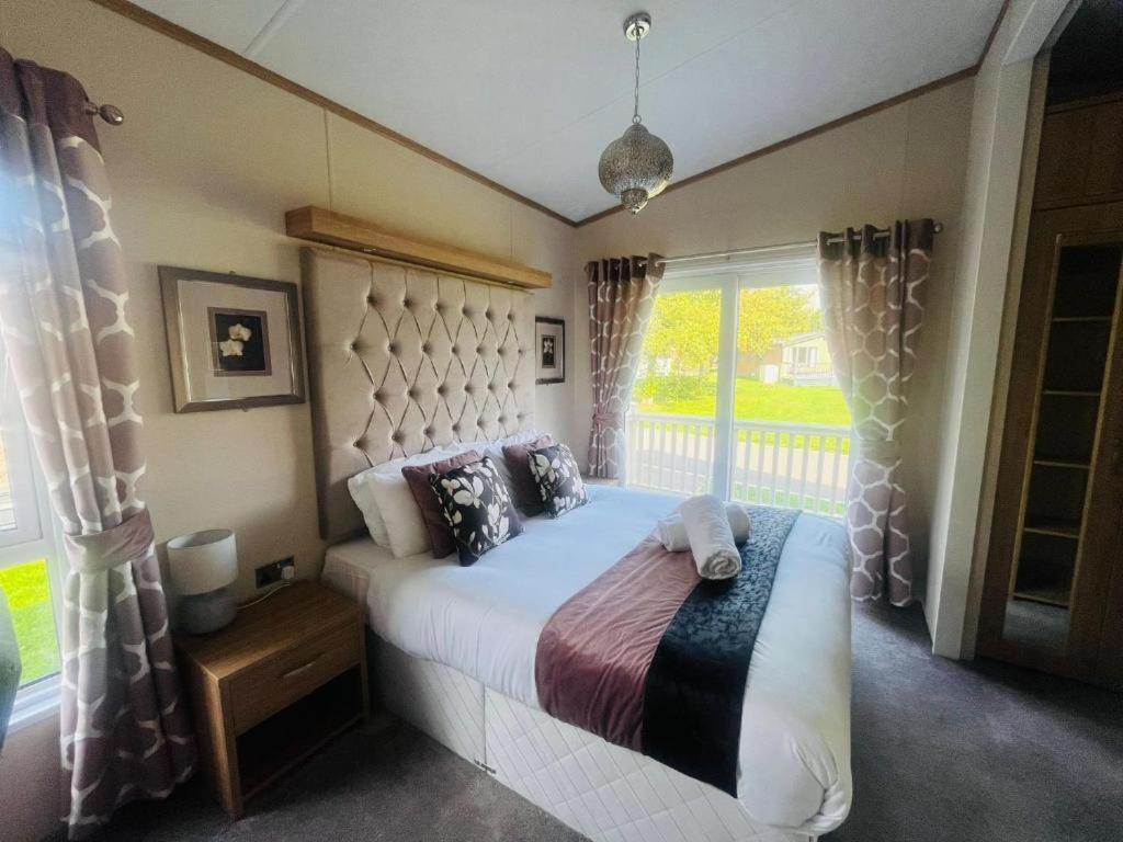 Villa Rosie'S Rest With Hot Tub Barmby on the Moor Exterior foto